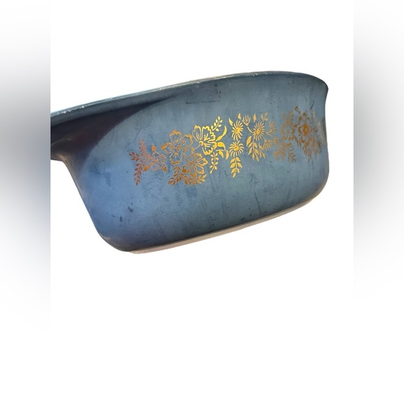 Pyrex Golden Bouquet 1.5 qt Blue and Gold Casserole Dish (1965) - Picture 4 of 11